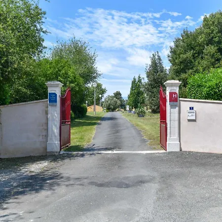 Scenic Holiday In Saint-savinien With Jacuzzi, Garden *