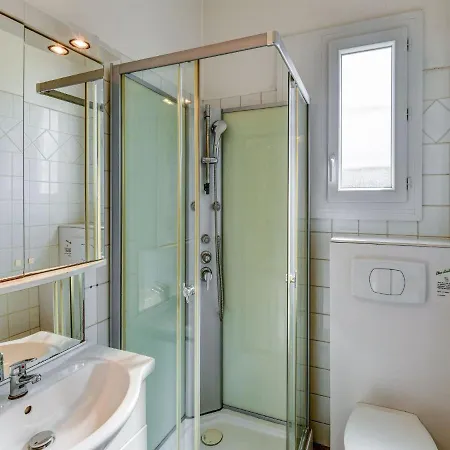 Scenic Holiday In Saint-savinien With Jacuzzi, Garden Casa de Férias *