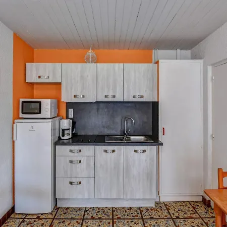 Scenic Holiday In Saint-savinien With Jacuzzi, Garden Casa de Férias *